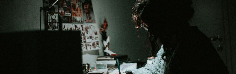 Are You an Independent Artist? You Need an Attorney